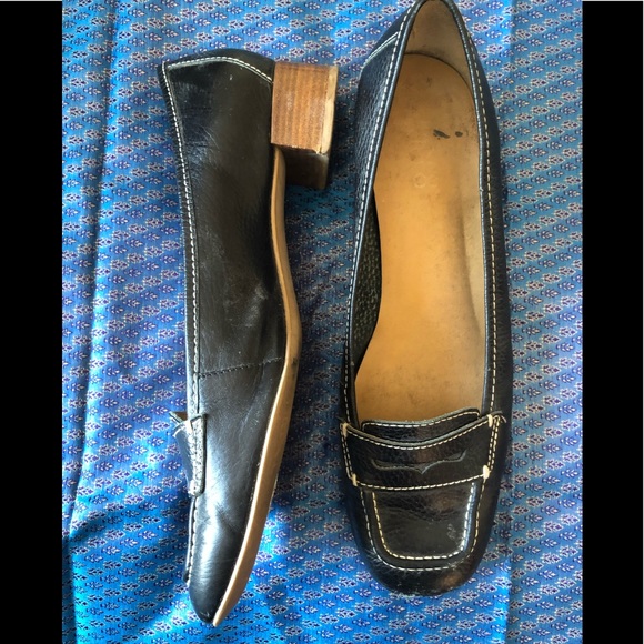 Franco Sarto black pebbled leather penny loafers with 1 1/2” block heel, size 10 - Picture 3 of 9